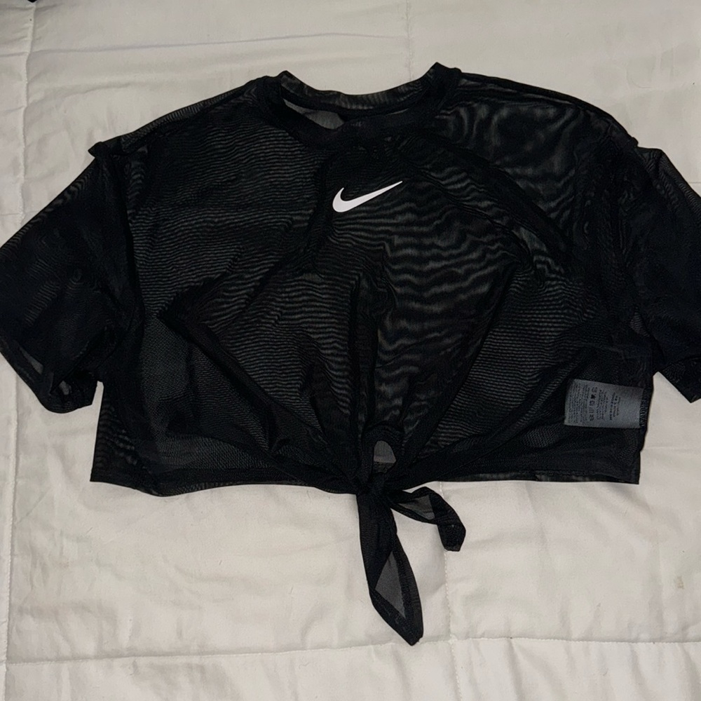 Worn once mesh Nike workout crop top size medium